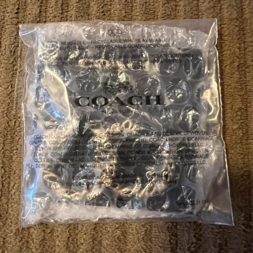 Coach Script Medium Hoop Earrings nwt in packaging - Picture 2 of 3